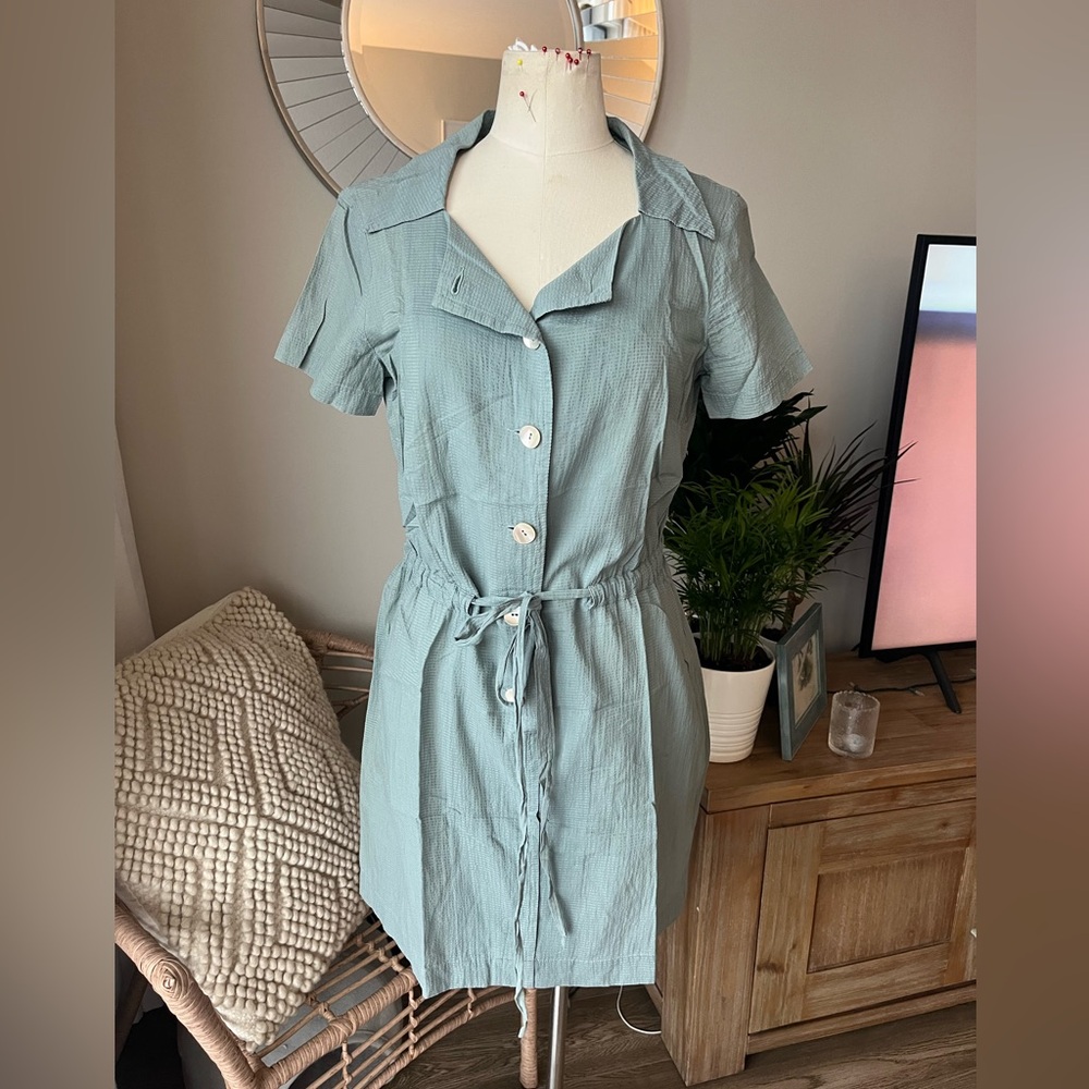 Ewanika- rare. Made in Toronto. Size medium. Sage. Lightweight.